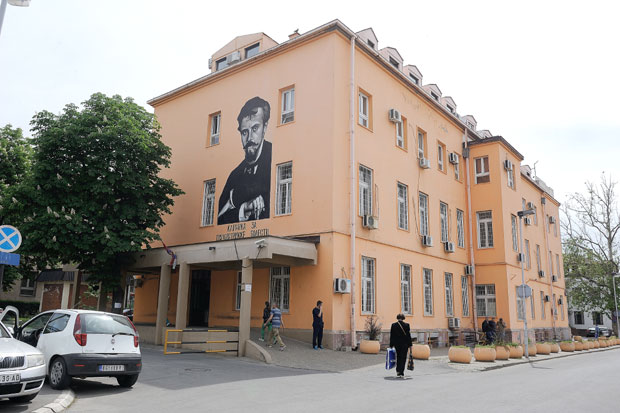 Пацијент напао ножем медицинске техничаре